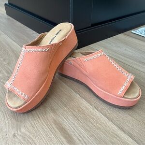 Minnetonka Paislee Wedge Sandal